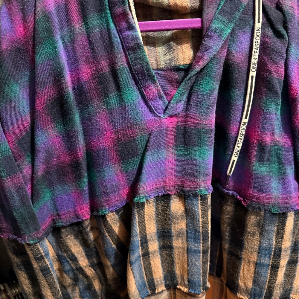 FREE PEOPLE X ONE TEASPOON SPLIT FLANNEL HOODED TOP, SIZE MEDIUM - Picture 4 of 8